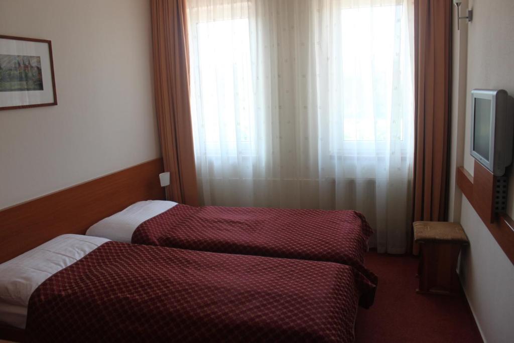 Hotel Dominika Pressburg Zimmer foto